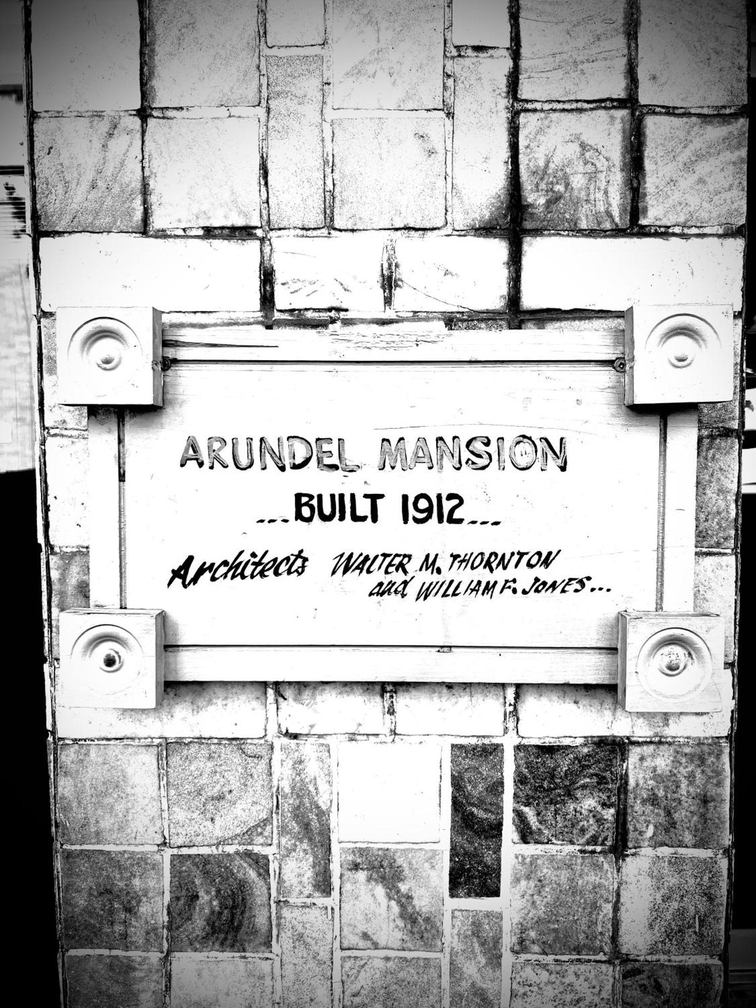 Arundel Mansions Hotel New Westminster Exterior photo